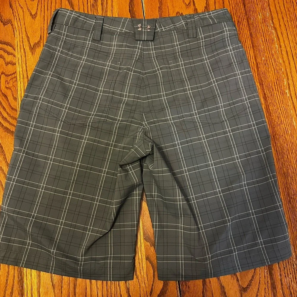 Men's Under Armour Gray Plaid Golf Shorts Size‎ 32
